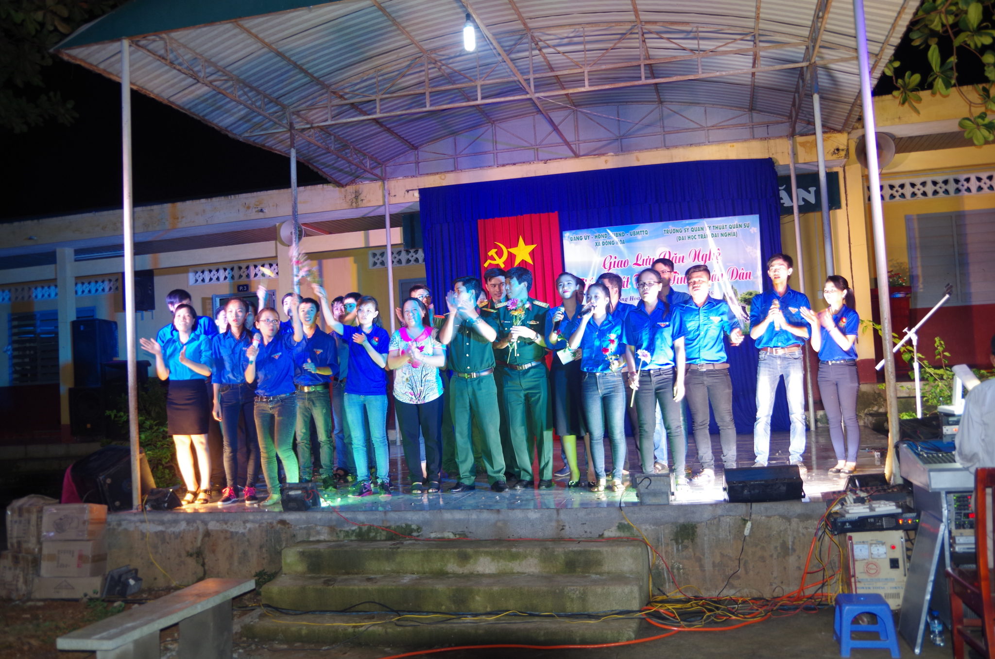 Thực hiện công tác dân vận và phong trào "Quân đội chung sức xây dựng nông thôn mới" năm 2016