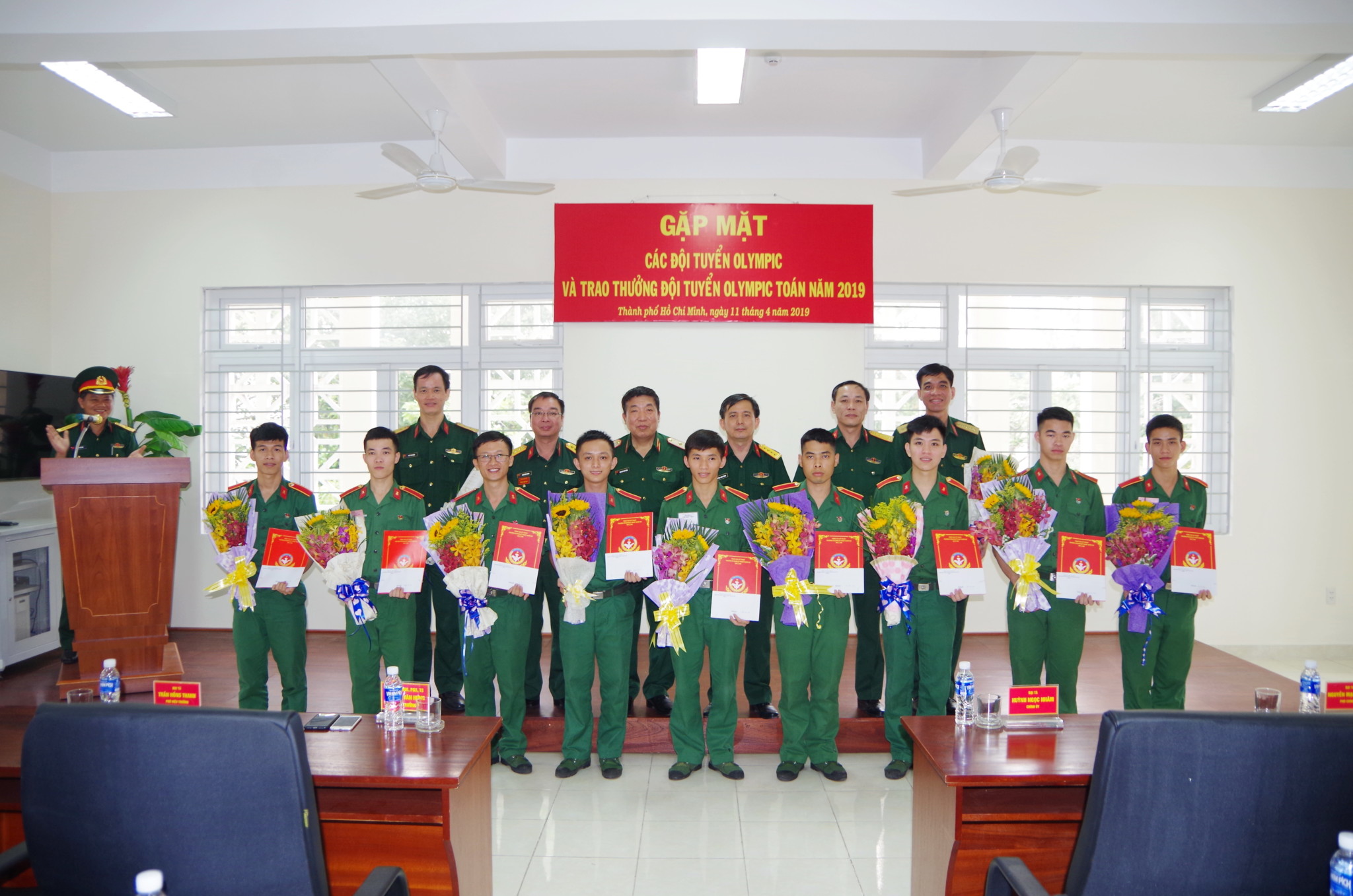 Buổi gặp mặt các đội tuyển Olympic và trao thưởng cho đội tuyển Olympic Toán 2019