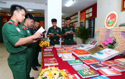 Trường Sĩ quan Kỹ thuật quân sự sôi nổi Ngày sách Việt Nam lần thứ 8