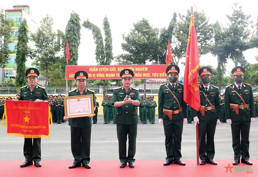 Các đơn vị, nhà trường quân đội phía Nam ra quân huấn luyện năm 2022