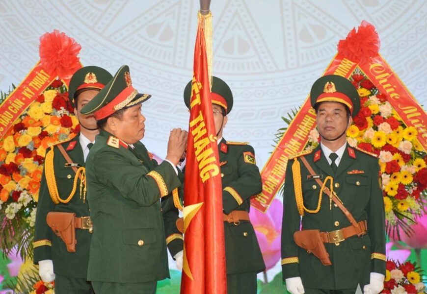 TRƯỜNG SĨ QUAN KỸ THUẬT QUÂN SỰ ĐÓN NHẬN HUÂN CHƯƠNG BẢO VỆ TỔ QUỐC HẠNG NHẤT