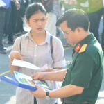 Trưởng Tiểu ban Thông tin, truyền thông cung cấp thông tin về kỳ thi cho cơ quan báo chí