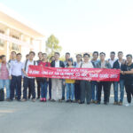 Các thí sinh hào hứng chụp hình lưu niệm trong giờ giải lao